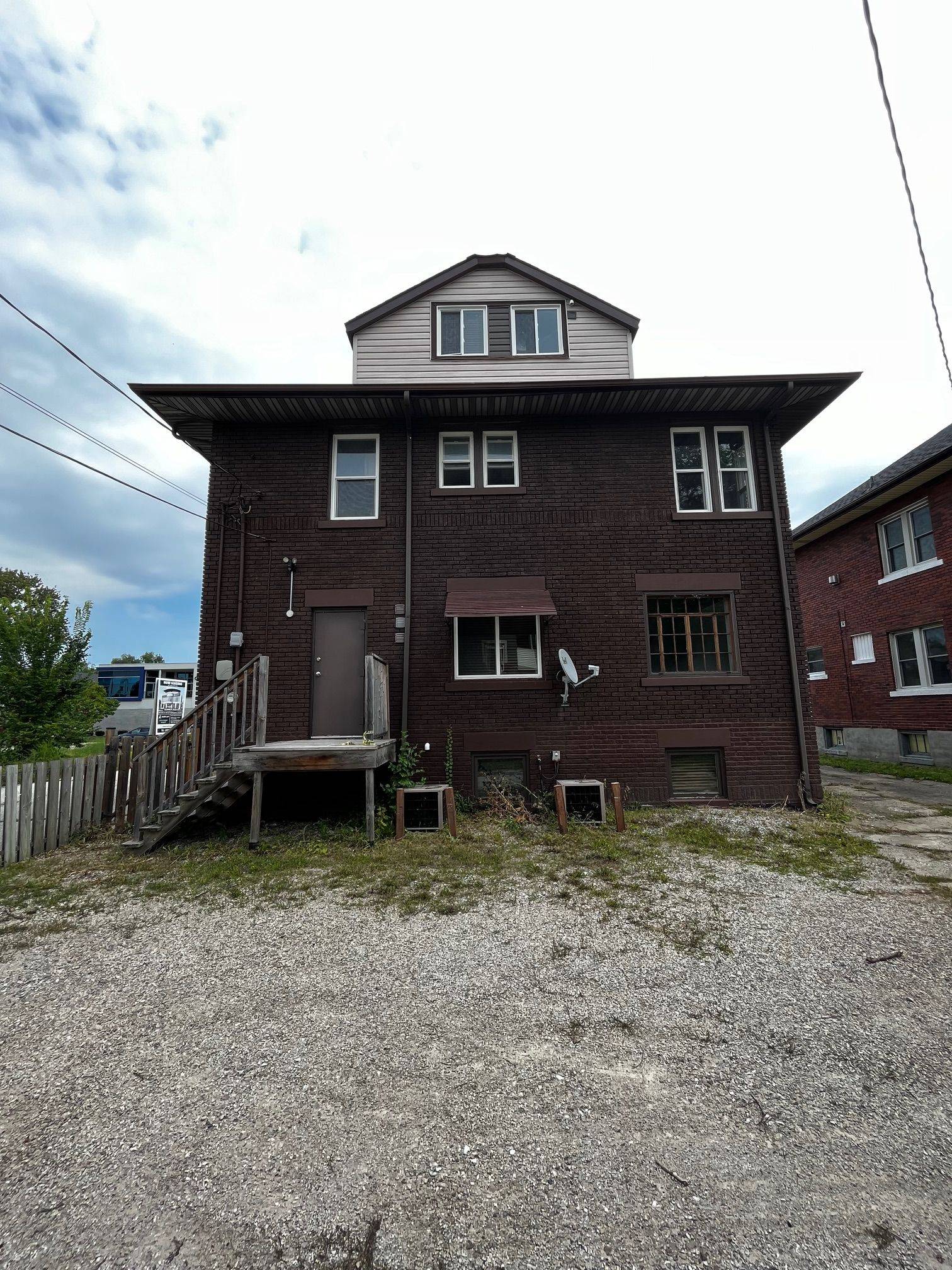 Windsor, ON N8X 1K5,1575 ouellette ave AVE N