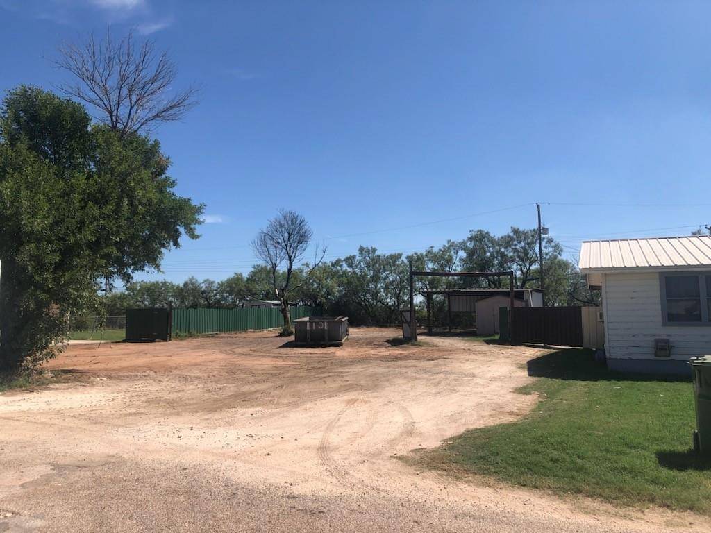 Tye, TX 79563,118 Indian Creek Drive