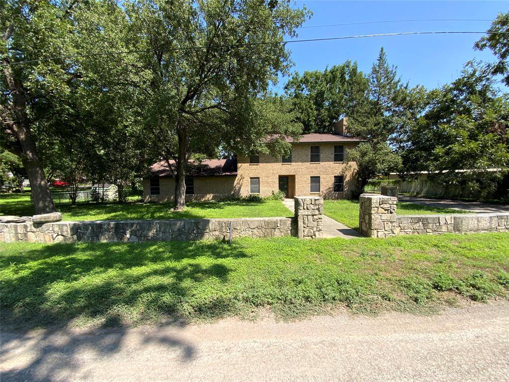 Comanche, TX 76442,216 N Pinto Street