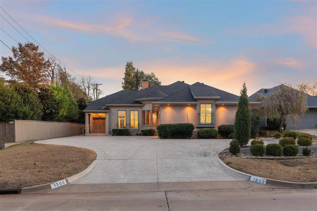 Nichols Hills, OK 73116,1300 Glenbrook Terrace