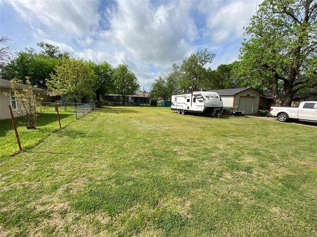 Collinsville, TX 76233,414 E Hughes Street