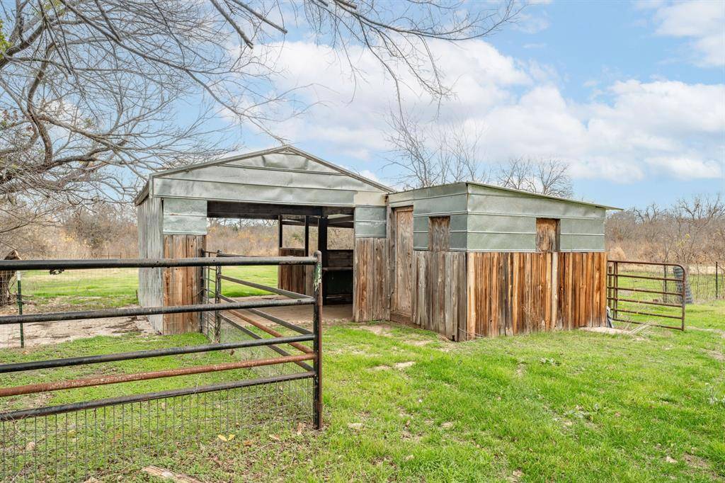 Lipan, TX 76462,109 Gafford Street