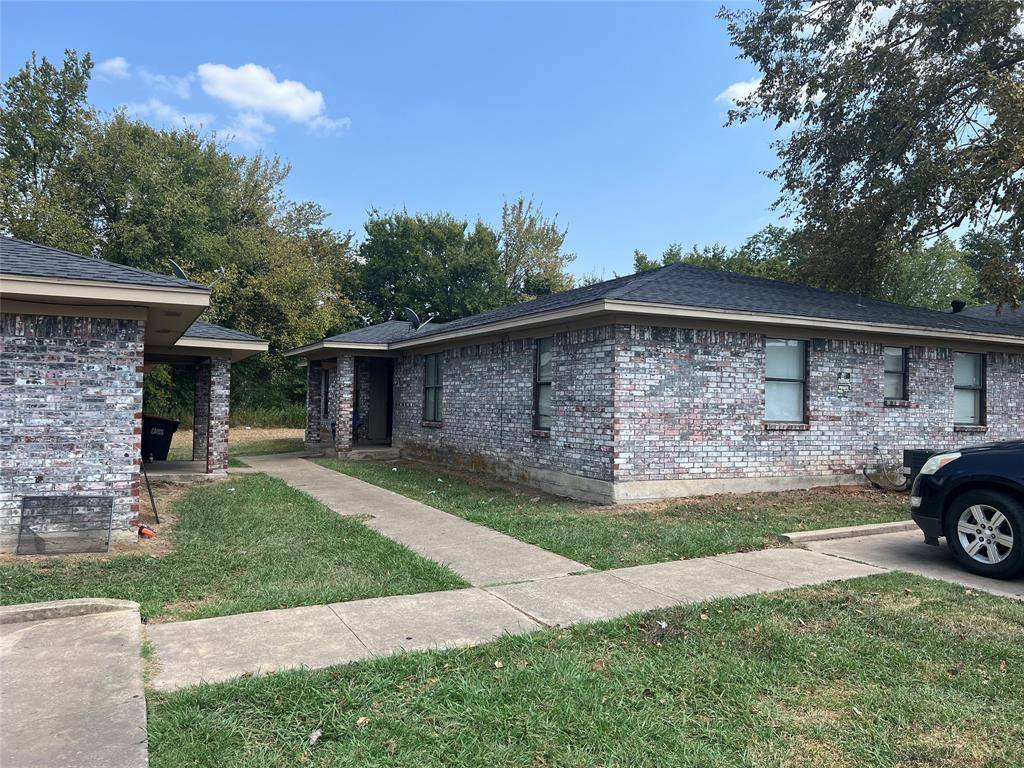 Paris, TX 75460,1450-1452 Fitzhugh Avenue