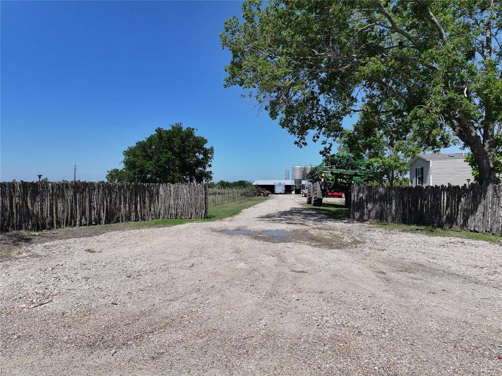 Kemp, TX 75143,19258 County Road 4043