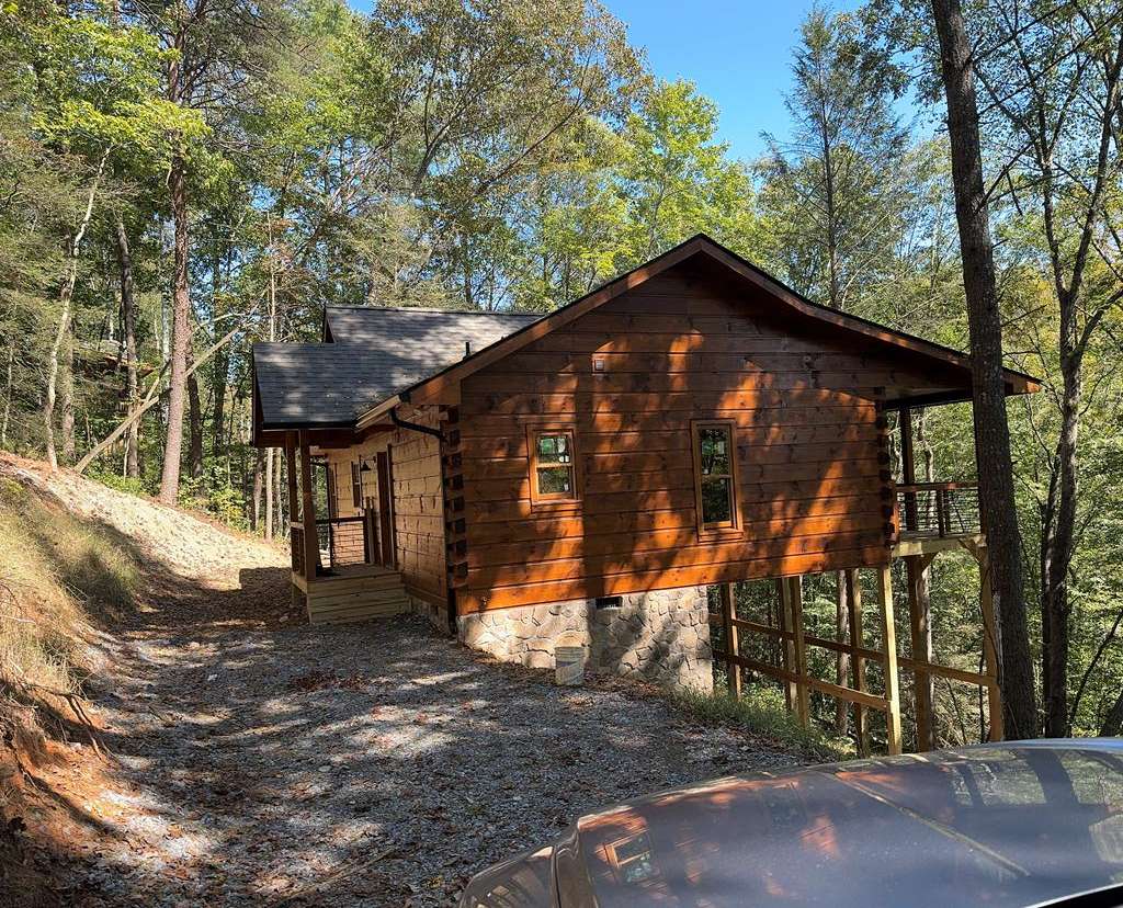 Ellijay, GA 30540,305 Jones Creek Road