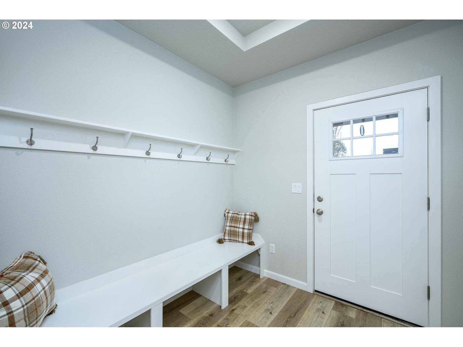 203 S 7TH ST, Carlton, OR 97111