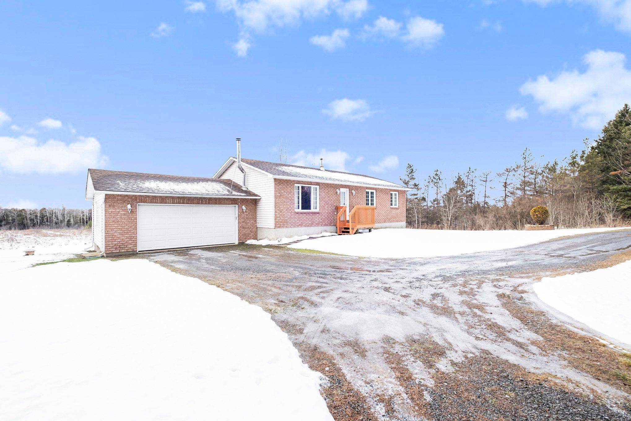 North Grenville, ON K0G 1J0,760 Rock RD