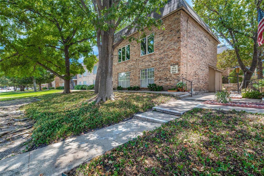 Fort Worth, TX 76109,4413 Bellaire Drive S #104S