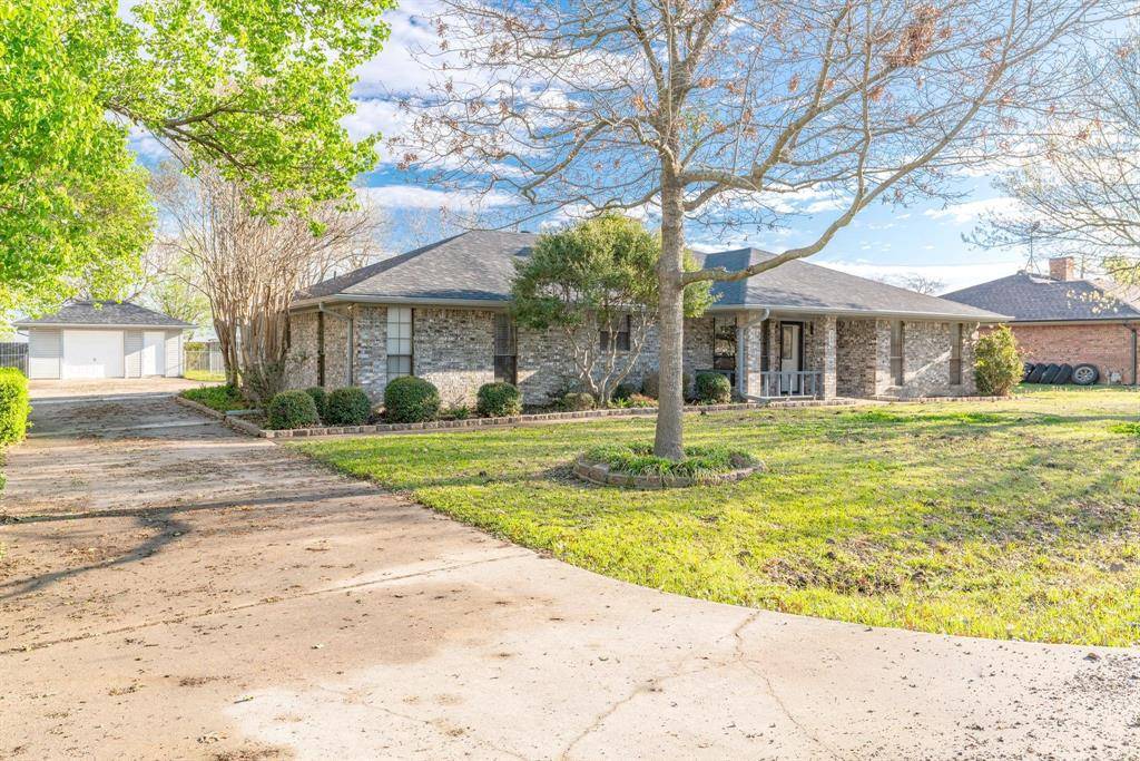 Leonard, TX 75452,300 E Short Street