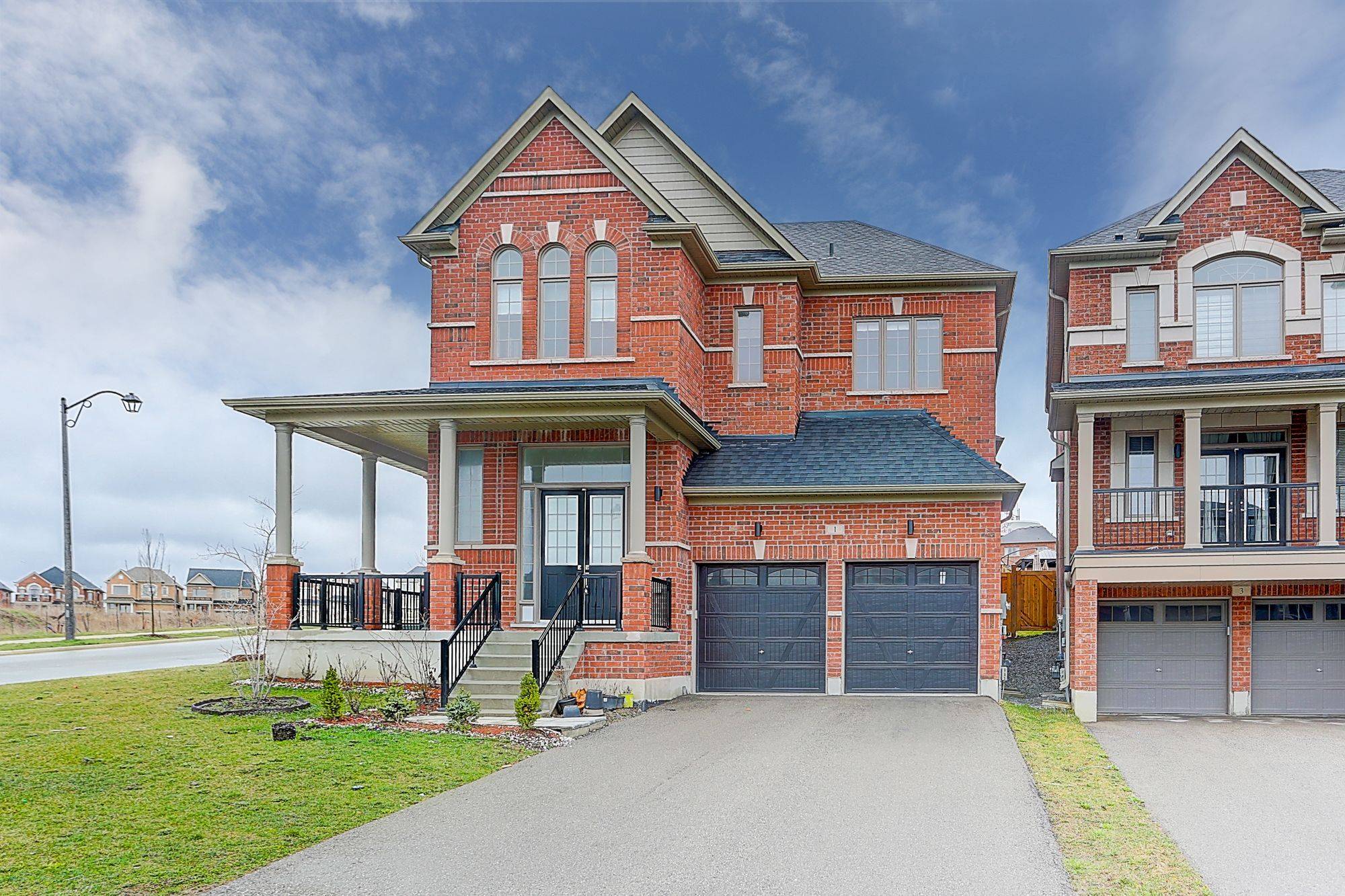 East Gwillimbury, ON L9N 0V2,1 Frank kelly DR