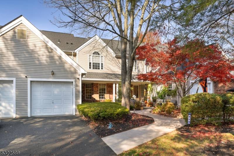 Readington Twp., NJ 08889,251 LAUREL CT