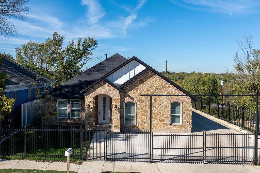 Fort Worth, TX 76104,1004 Ash Crescent Street