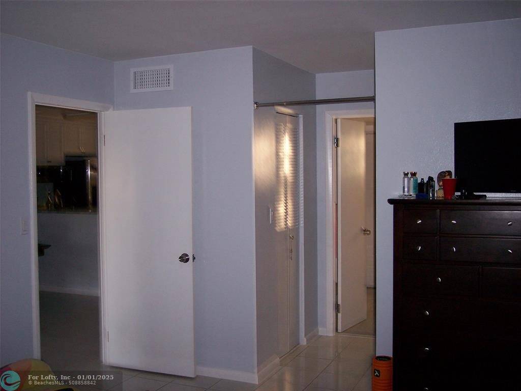 Dania Beach, FL 33004,600 NE 2nd St  #208