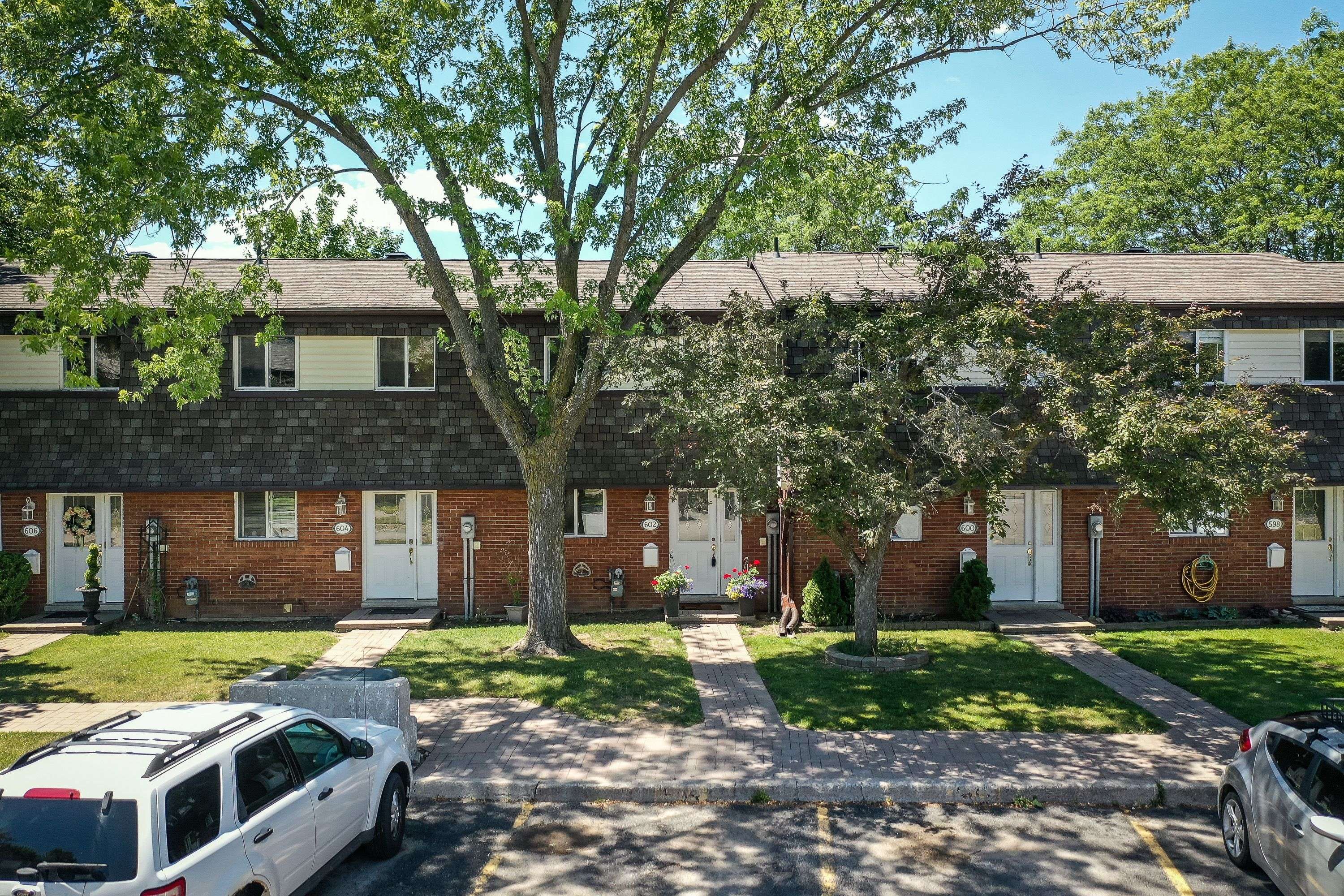 Collingwood, ON L9Y 4C1,602 TENTH ST