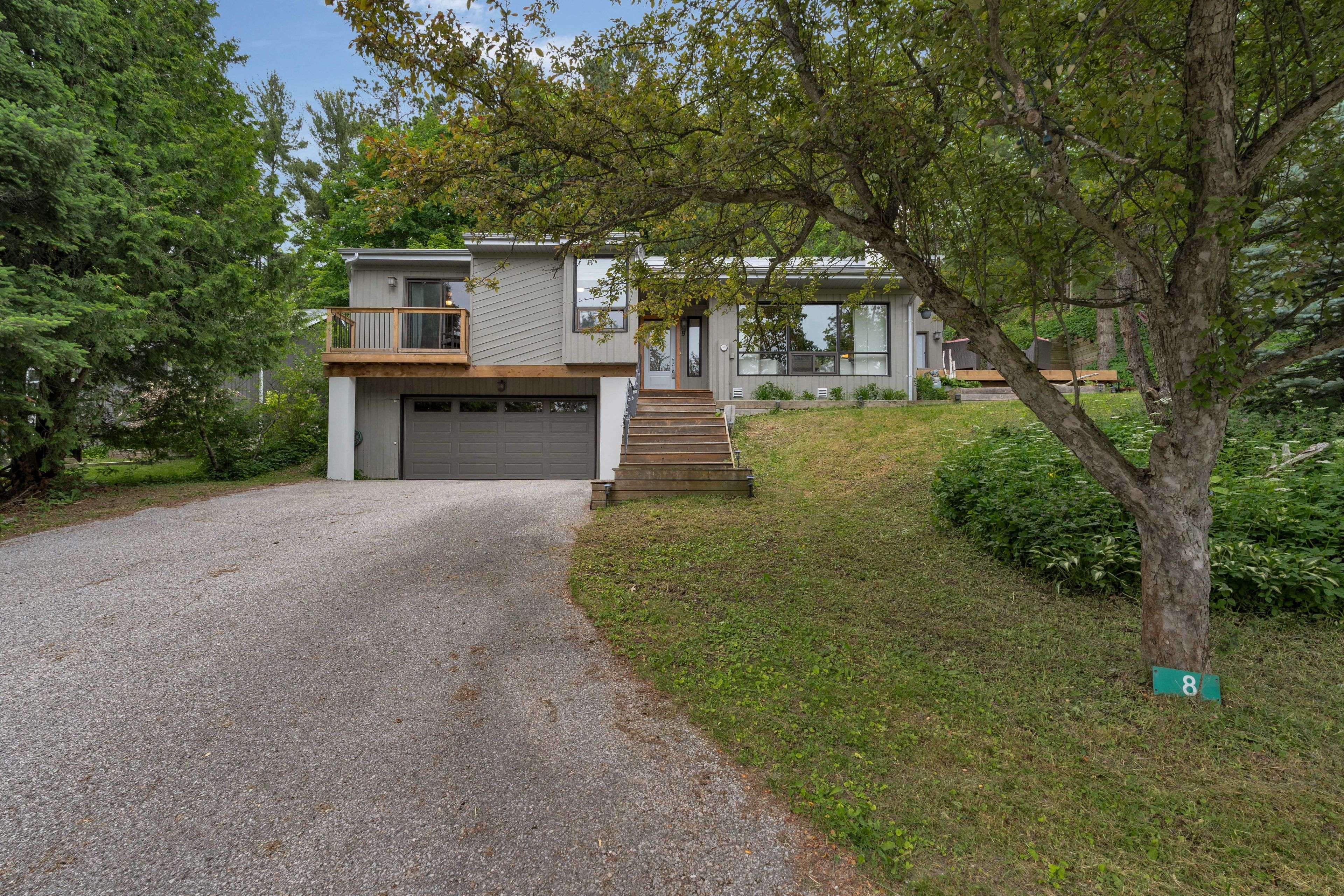 Oro-medonte, ON L4M 4Y8,8 Pine Spring RD