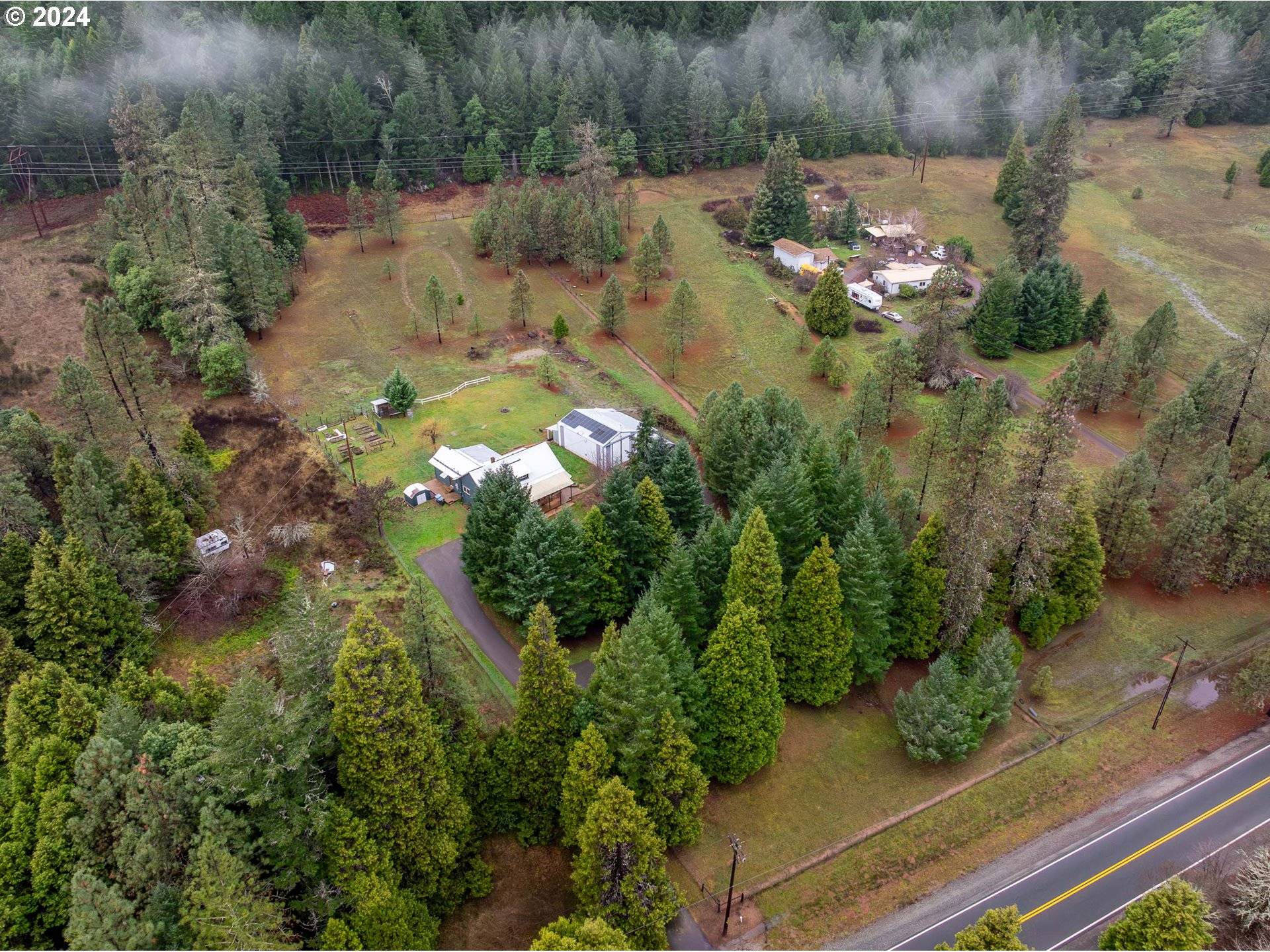 Wolf Creek, OR 97497,270 BRIDGE LN