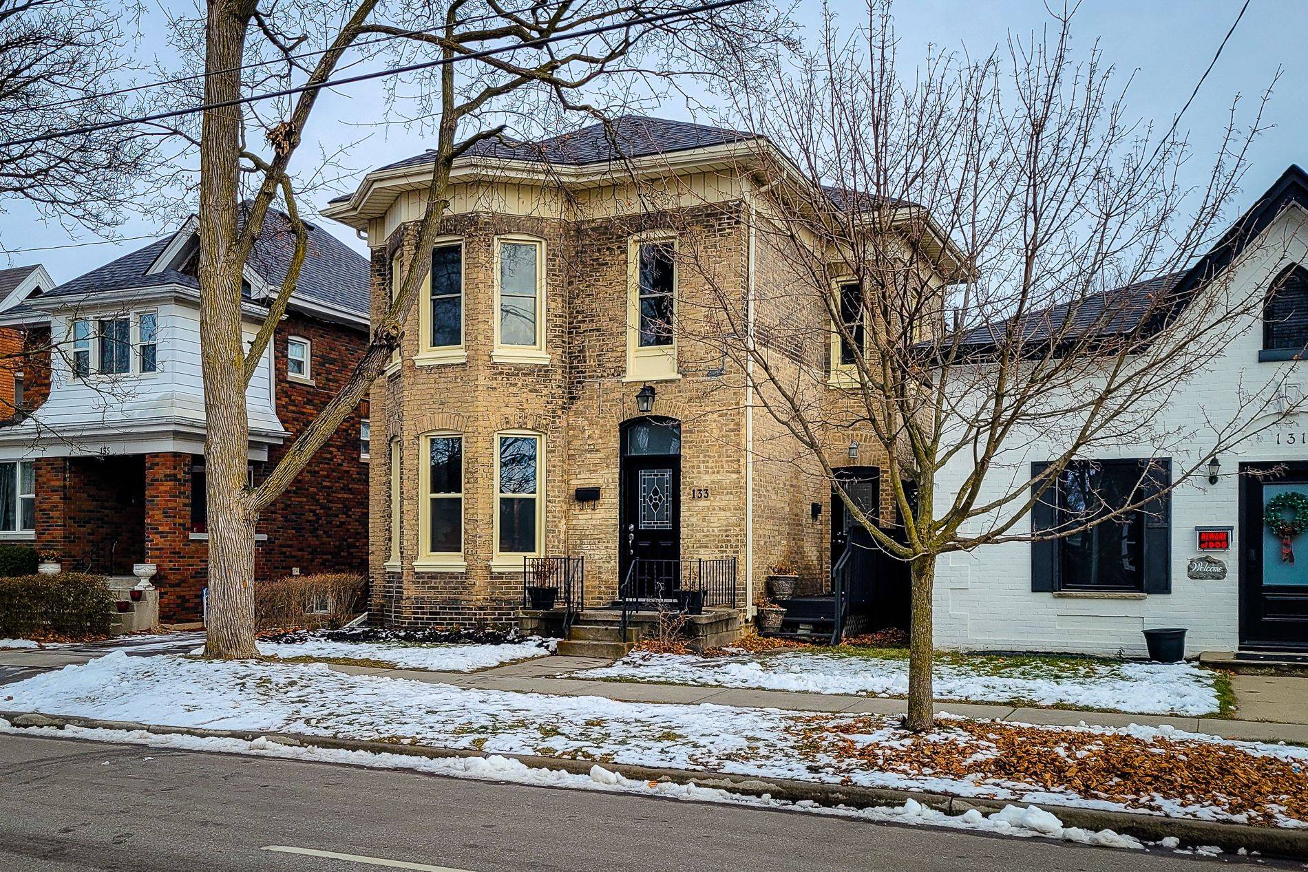 Brantford, ON N3T 3L2,133 William ST