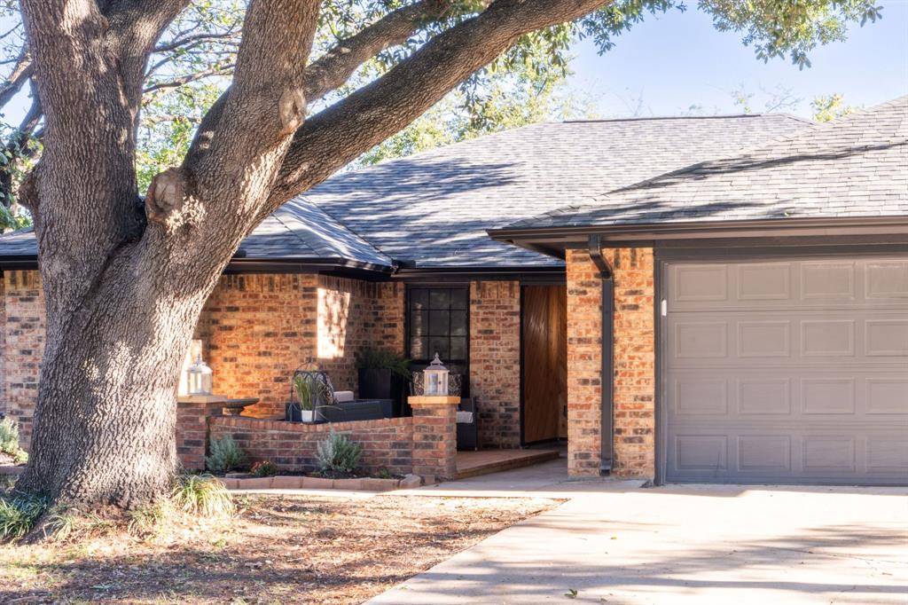 Burleson, TX 76028,808 Ridgeview Drive