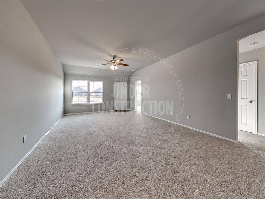Harrah, OK 73045,21113 River Mist Drive