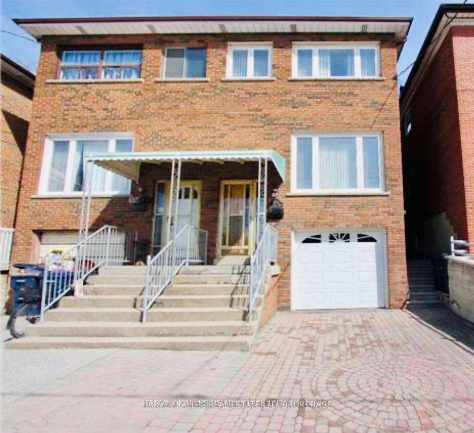 Toronto W03, ON M6H 2J1,1538 Davenport RD #2nd Flr