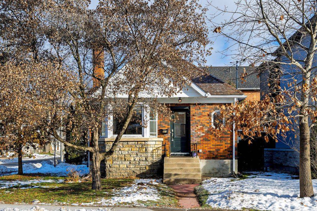 Glebe - Ottawa East And Area, ON K1S 1K9,211 MCGILLIVRAY ST