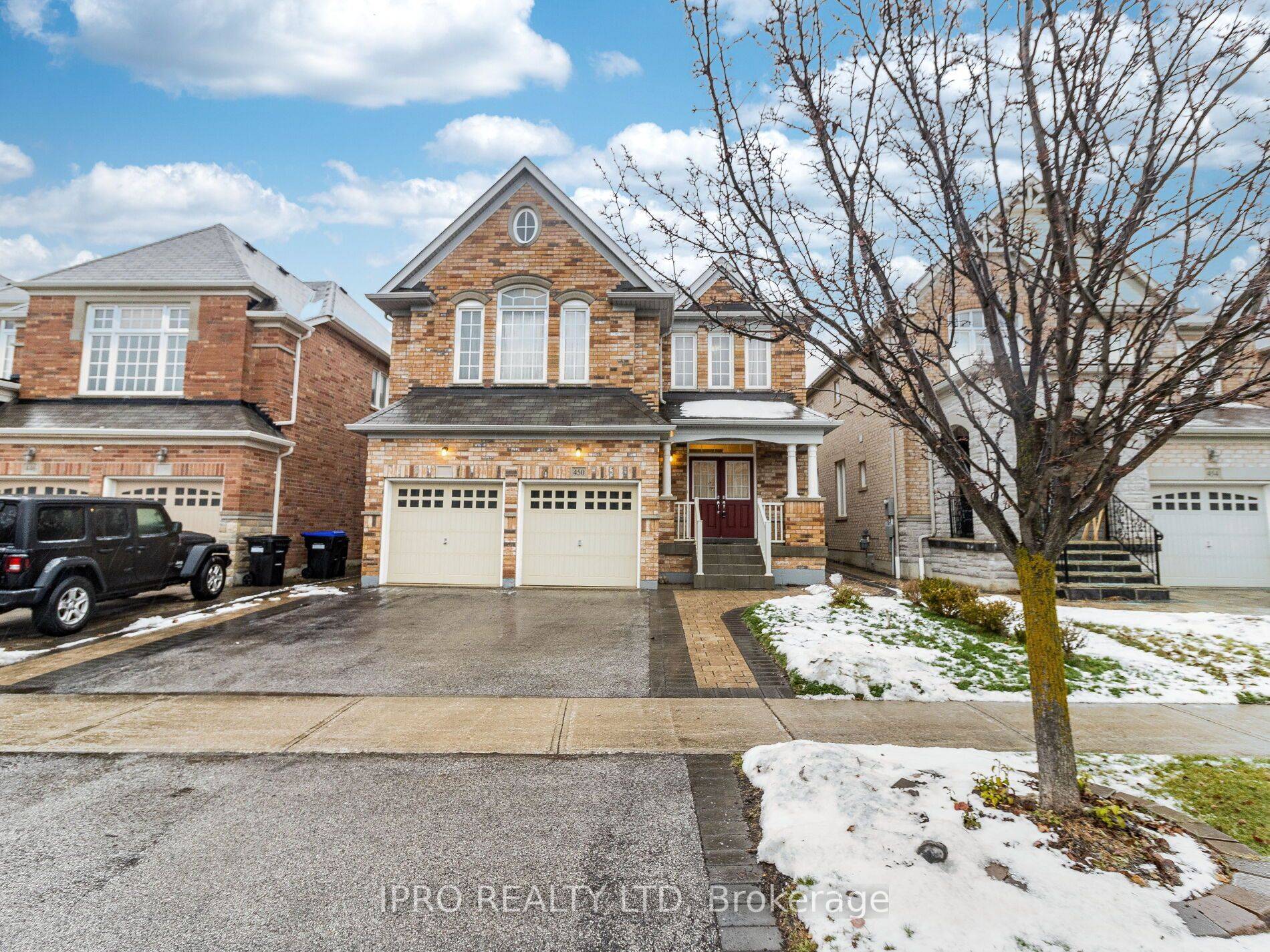 Bradford West Gwillimbury, ON L3Z 0M4,450 Summerlyn TRL