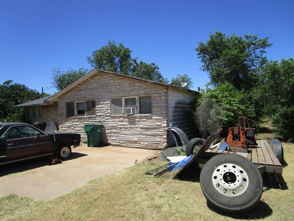 Quanah, TX 79252,109 E 14th Street