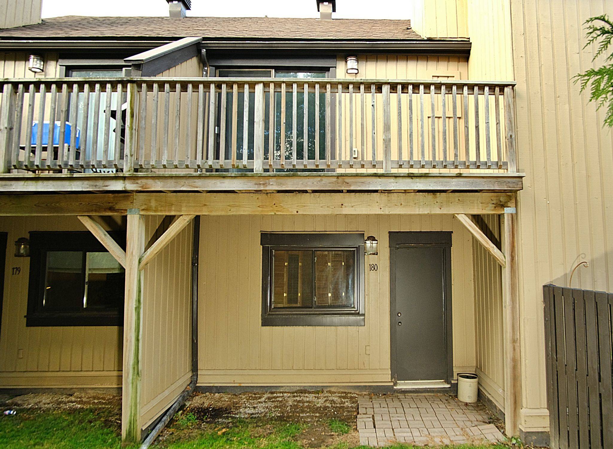 Collingwood, ON L9Y 5B4,180 ESCARPMENT CRES