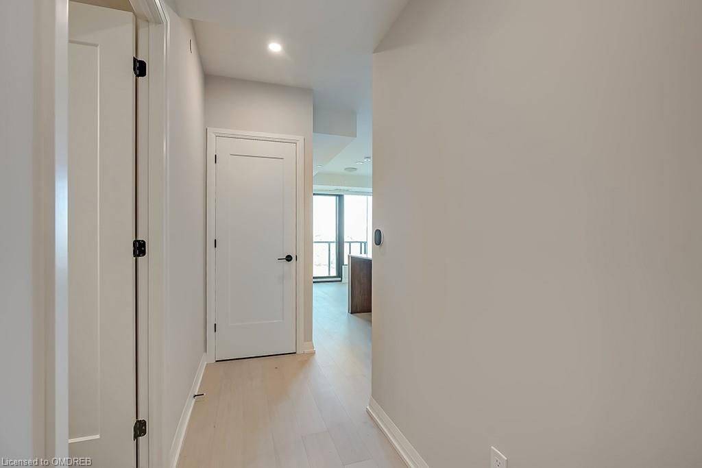 Oakville, ON L6H 7G1,1415 DUNDAS ST E #307