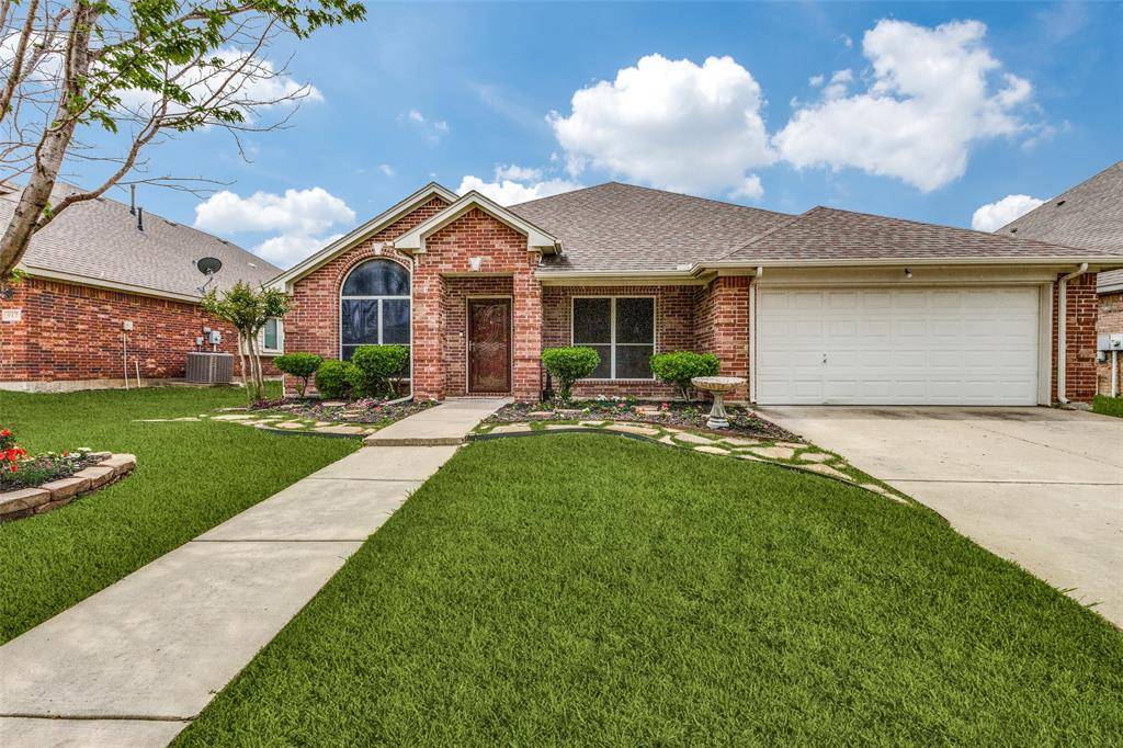 Saginaw, TX 76179,921 Virginia Lane