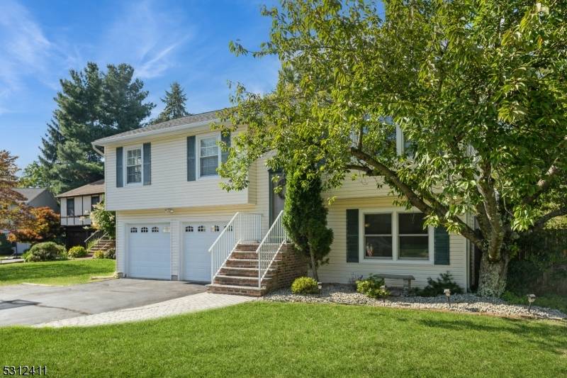 Flemington Boro, NJ 08822,9 Village Ct