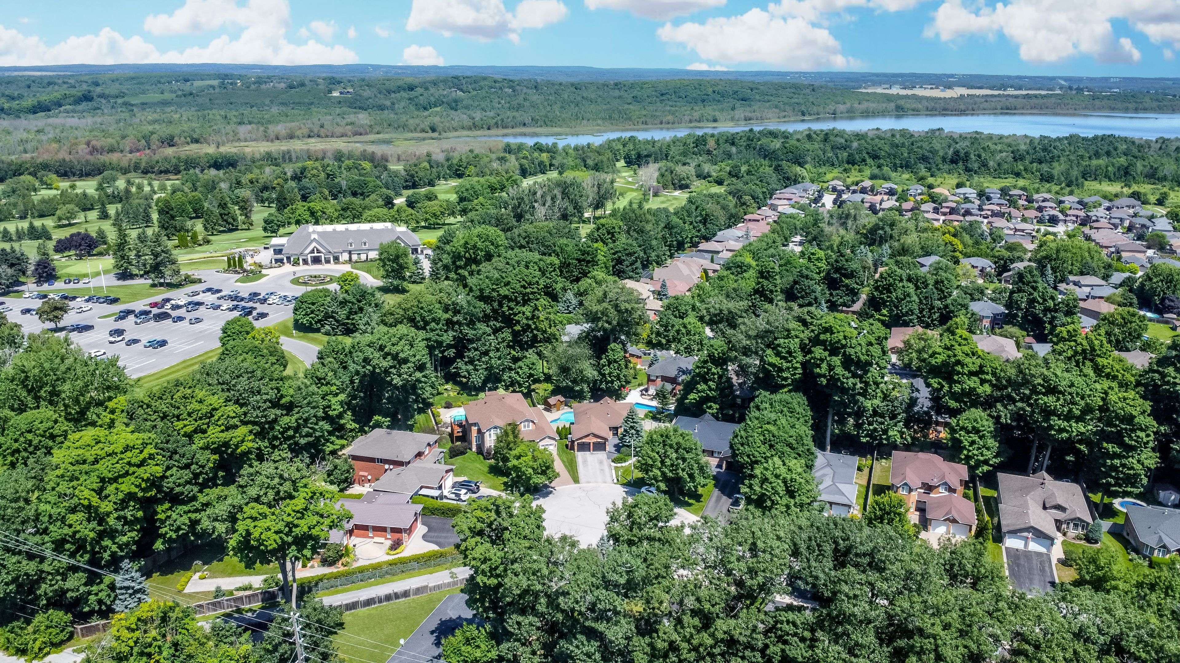 Barrie, ON L4M 6M4,36 Glen Oak CT