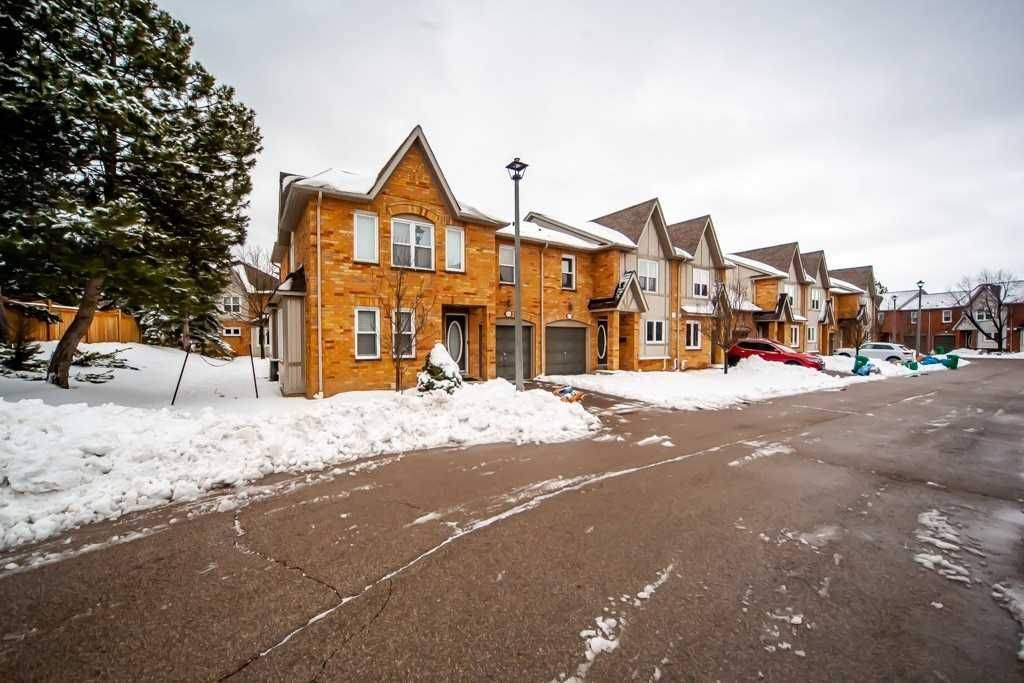 Mississauga, ON L5M 5R8,5865 Dalebrook CRES #34B