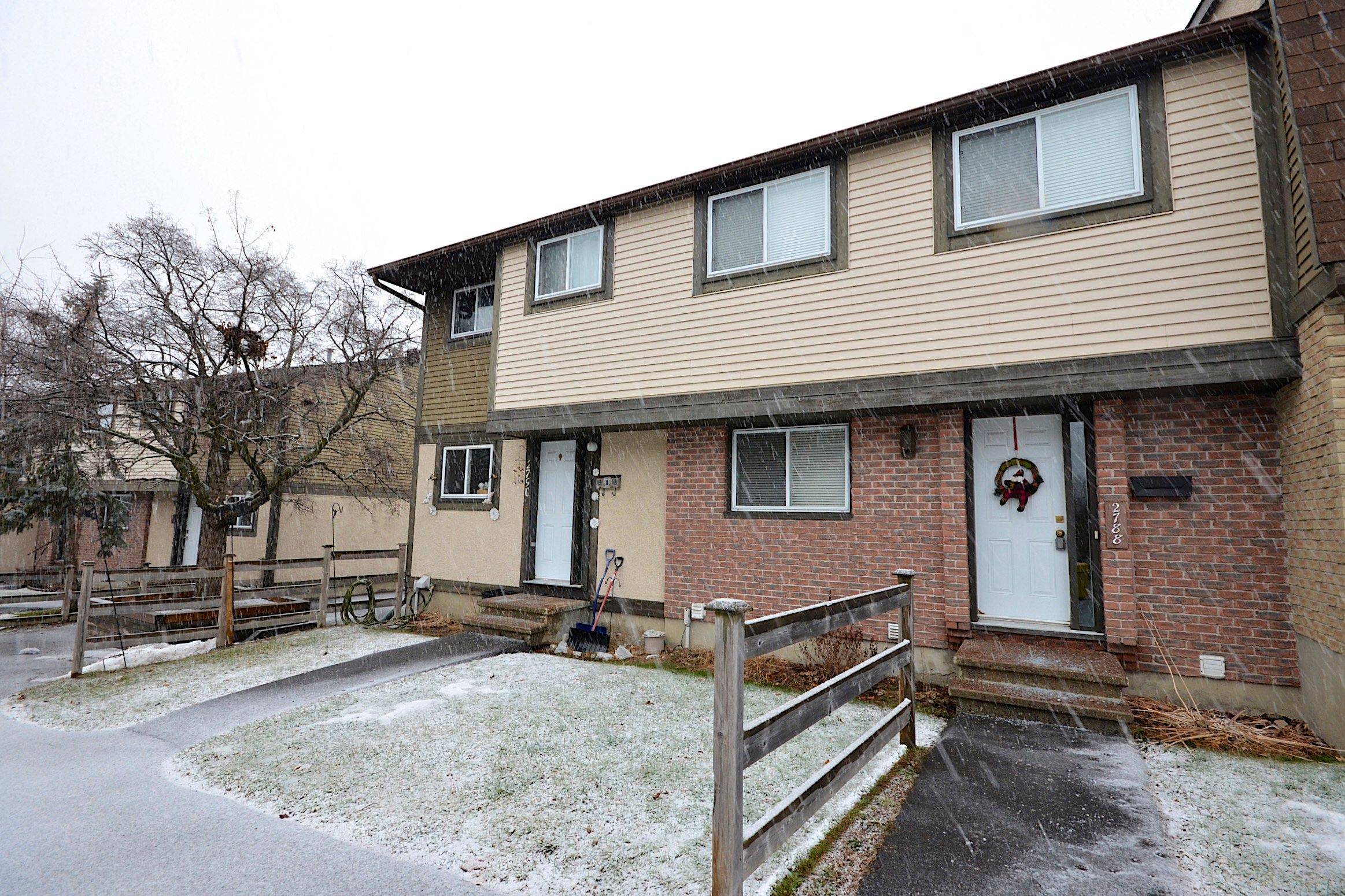 Blossom Park - Airport And Area, ON K1T 2A8,2788 Pimlico CRES