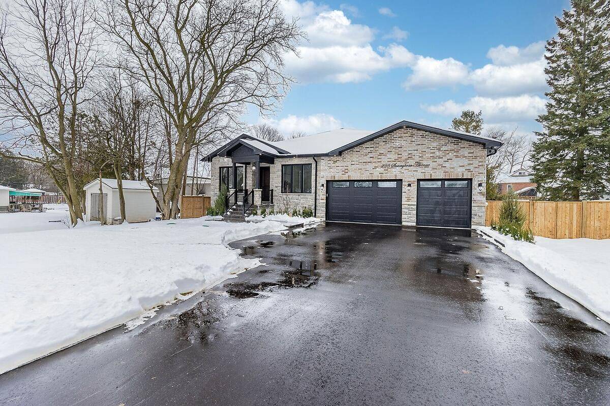 Innisfil, ON L9S 1K4,225 Sunnybrae AVE