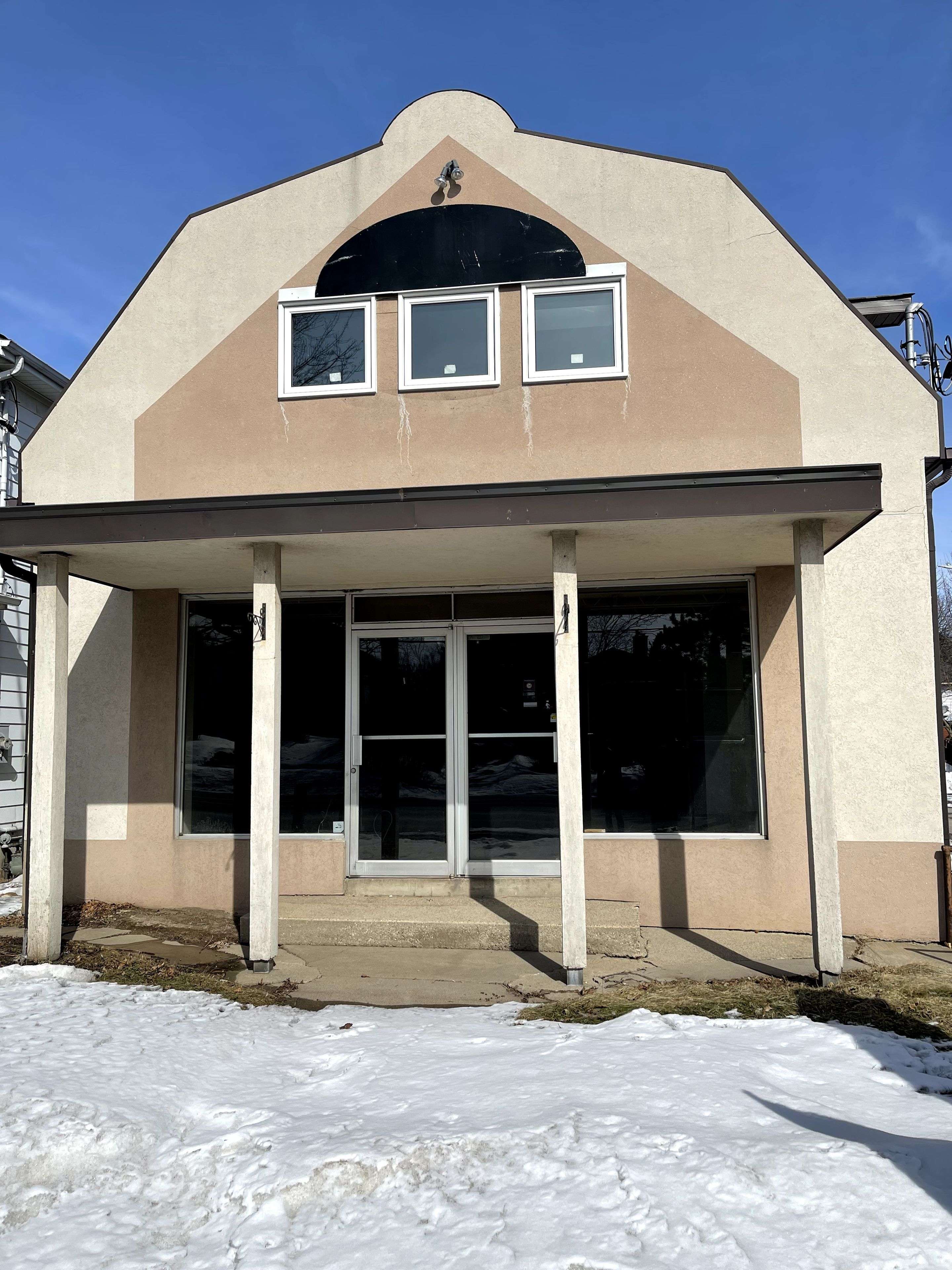 Guelph, ON N1H 3Y4,563 Woolwich ST #1