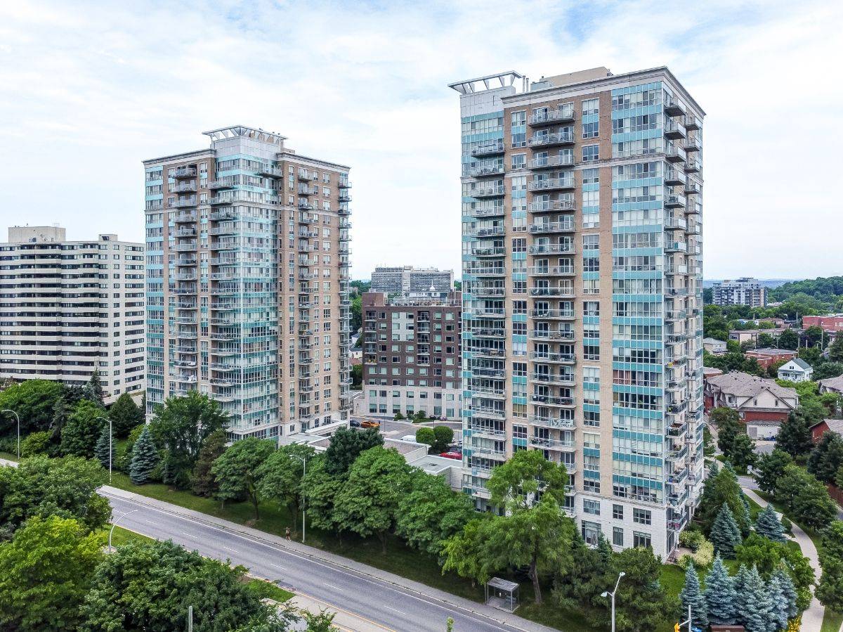 Vanier And Kingsview Park, ON K1L 0A9,90 LANDRY ST #203