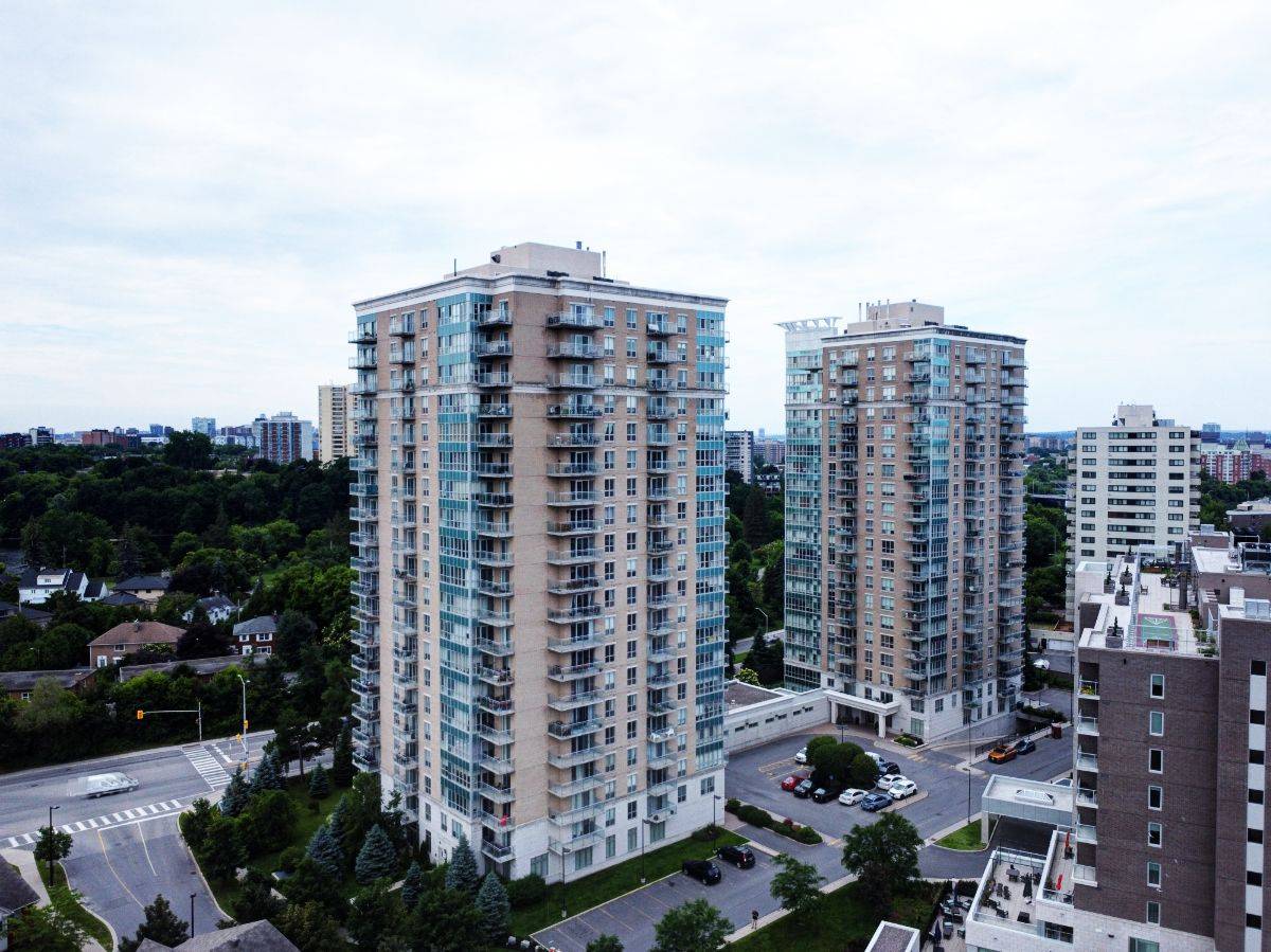 Vanier And Kingsview Park, ON K1L 0A9,90 LANDRY ST #203