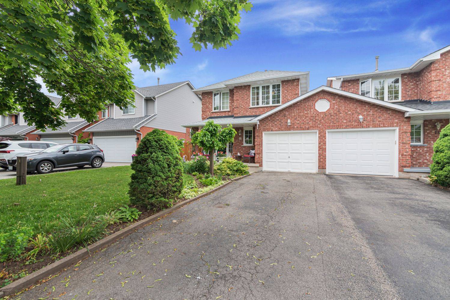 Hamilton, ON L8E 5N3,16 Chelsea CRES