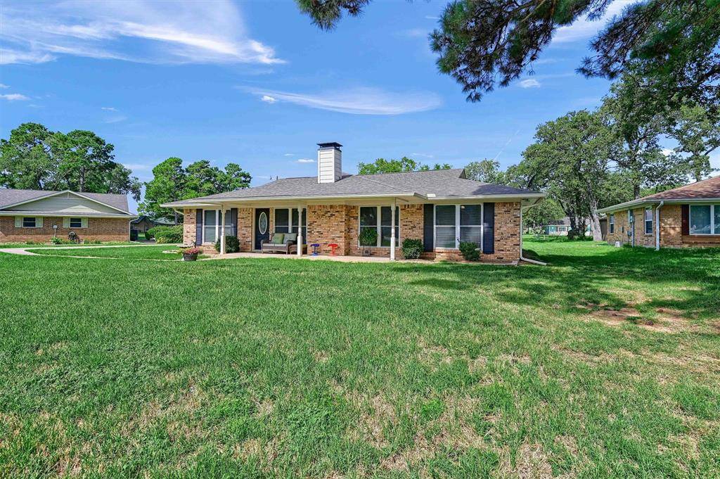 Lake Kiowa, TX 76240,800 Kiowa Drive W