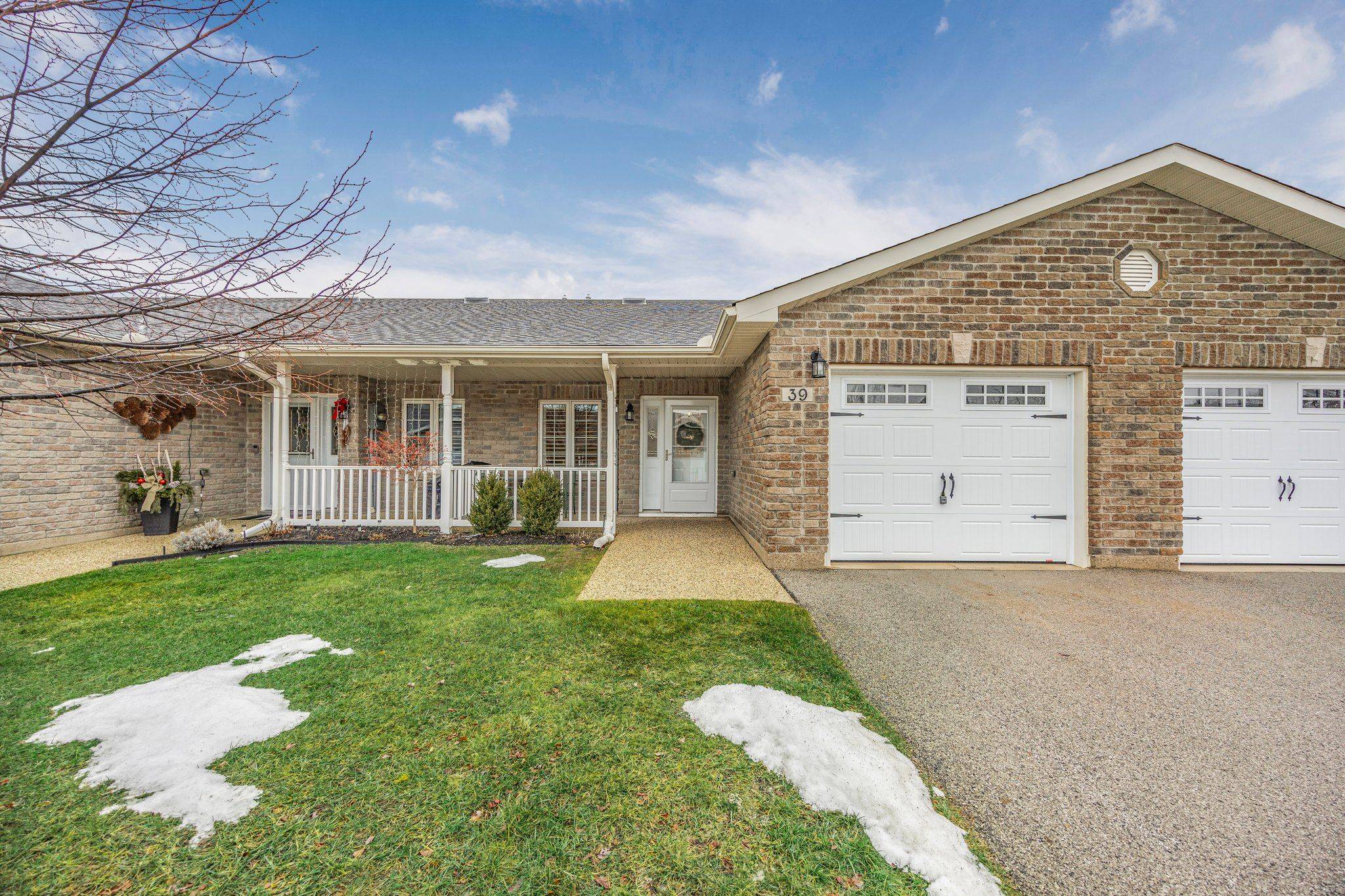 Wasaga Beach, ON L9Z 0G4,39 Clover CRES