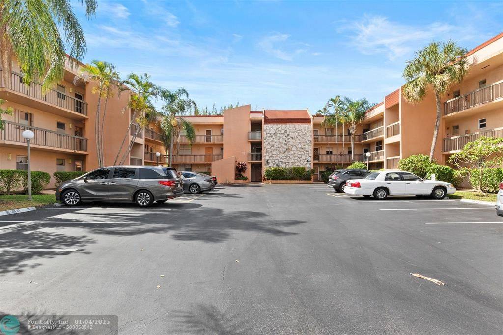 Margate, FL 33063,3040 Holiday Springs Blvd #201