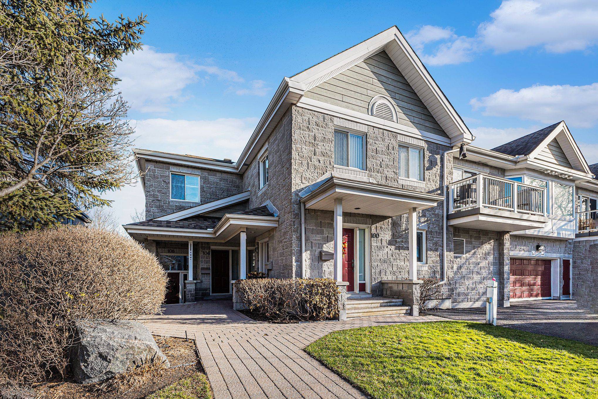 Kanata, ON K2K 2W1,102 Robson CT