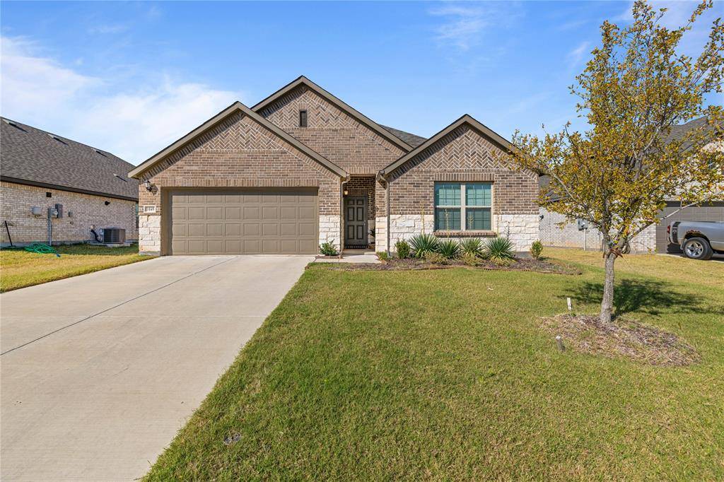 Crowley, TX 76036,1049 Longbow Lane