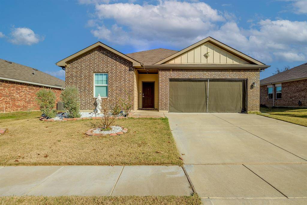 Crowley, TX 76036,492 Bank Way