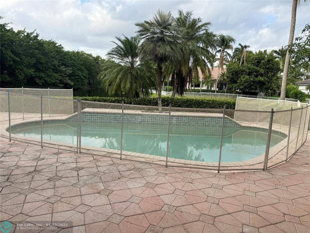 Plantation, FL 33324,11165 Whitehawk St