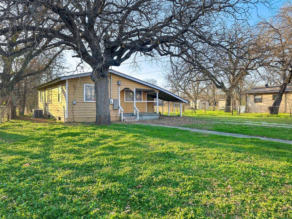 Mineral Wells, TX 76067,612 SW 15th Avenue