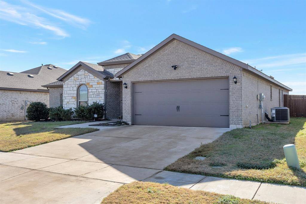 Grand Prairie, TX 75052,1333 Winding Hollow Drive