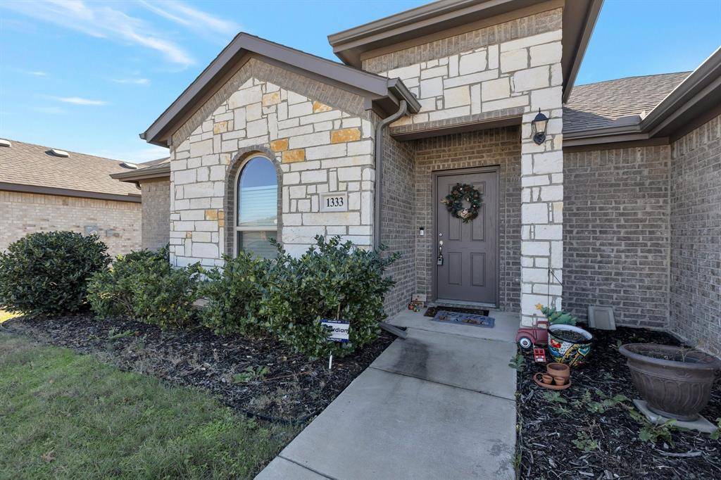 Grand Prairie, TX 75052,1333 Winding Hollow Drive