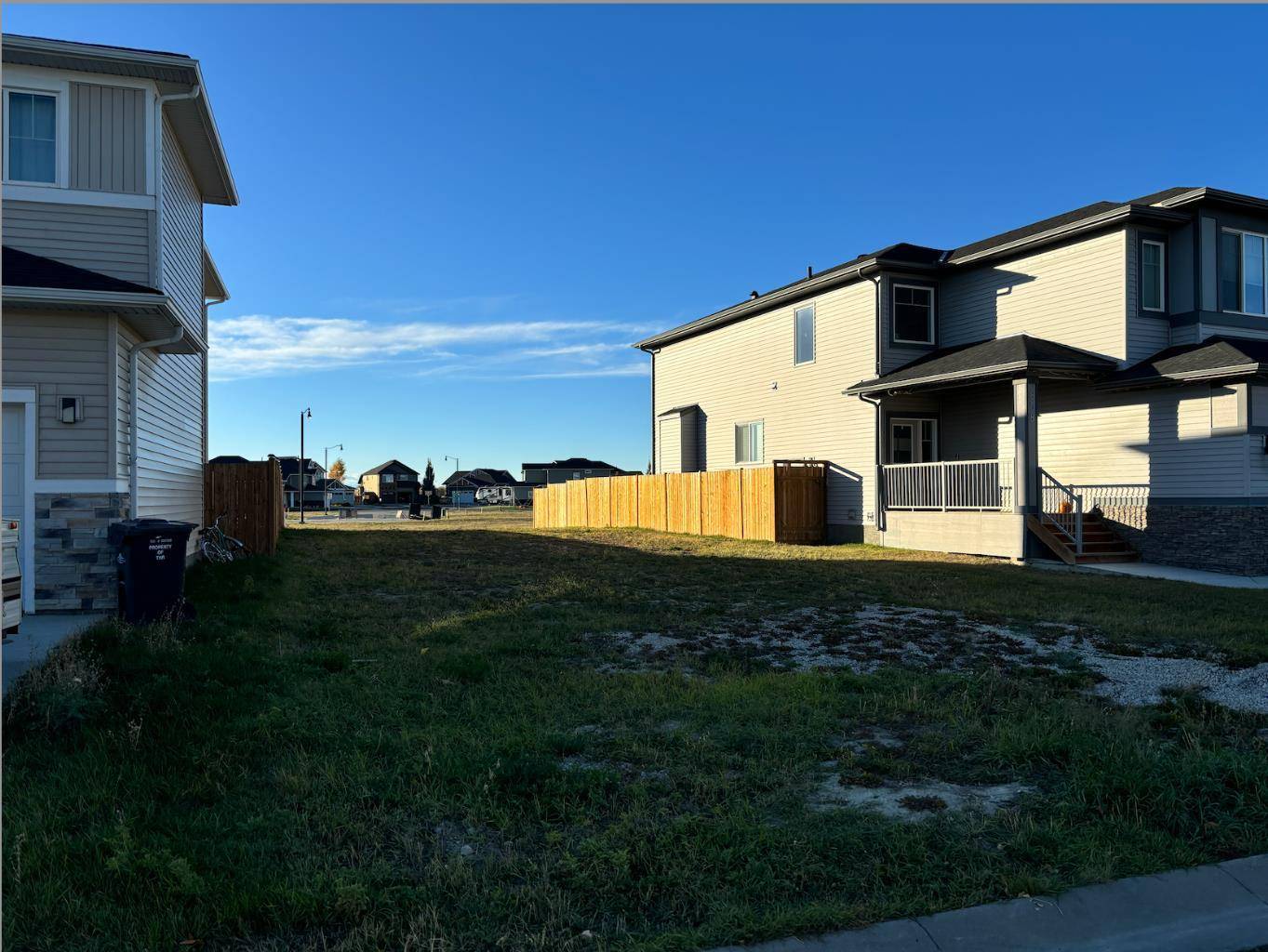 High River, AB T1V0A9,856 Hampshire CRES NE